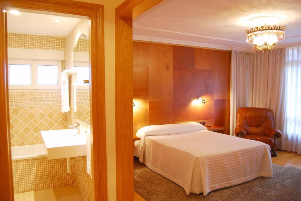 Hotel La Rivera اريناس دي كابراليس الغرفة الصورة